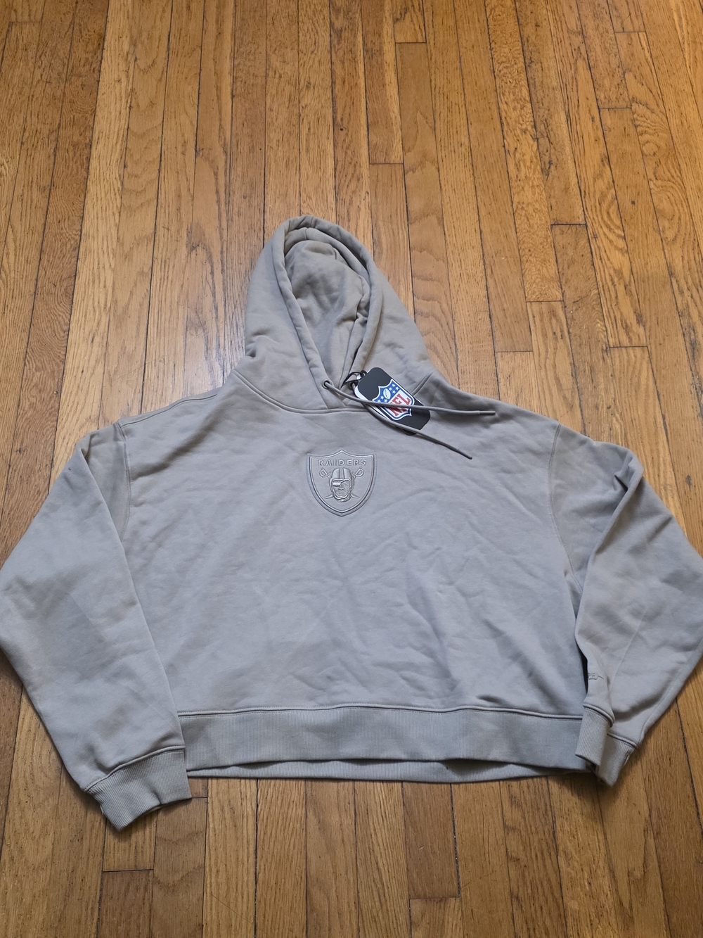 NFL Raiders Cropped Hoodie in Taupe - Picture 2 of 4